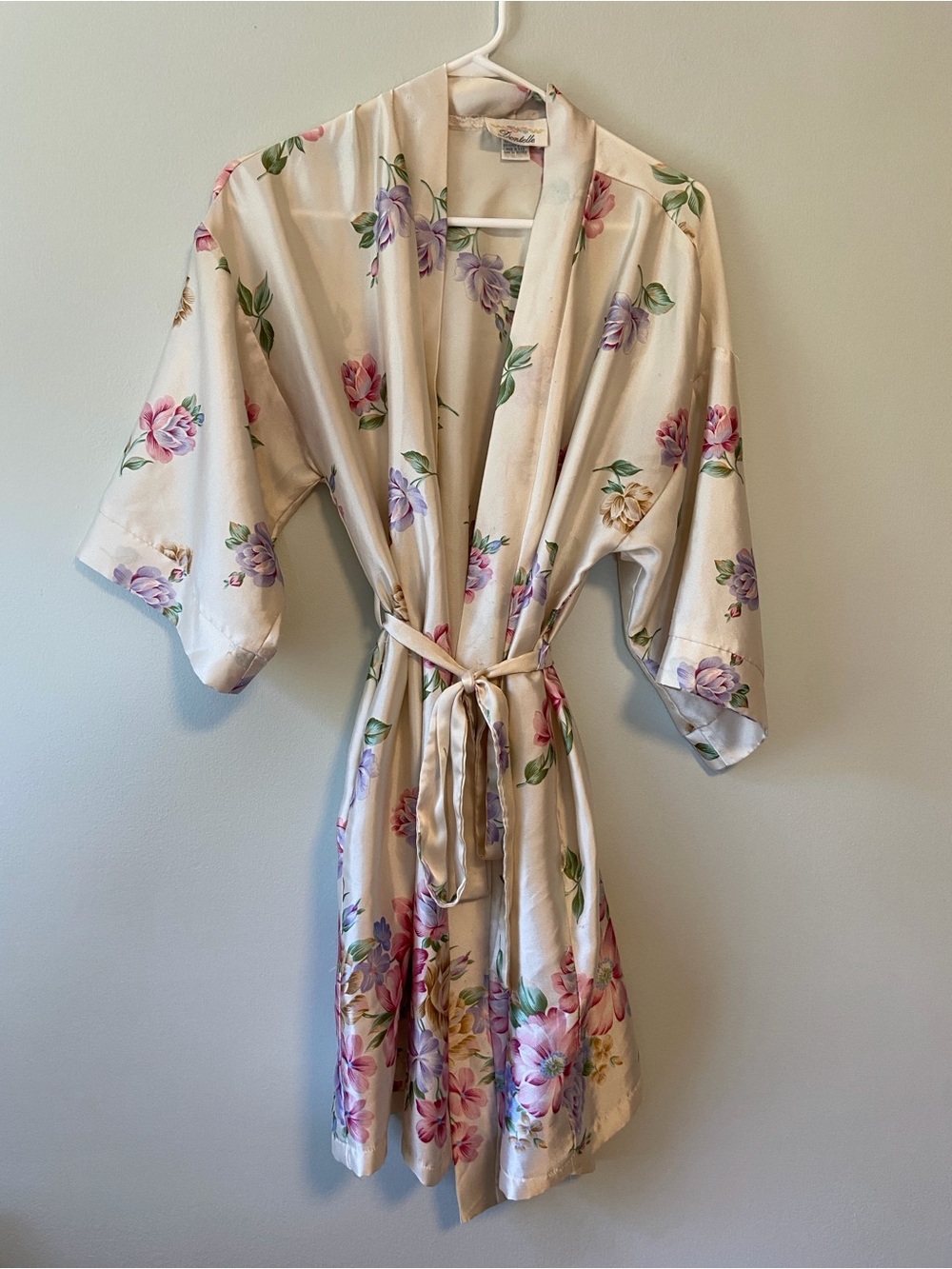 Dentelle Vintage Floral Satin Robe in Cream with Pink Blooms